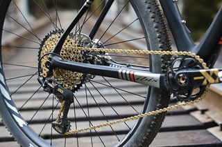 Das XC-Hardtail ist in fünf Ausstattungsvarianten erhältlich, das Modell mit SRAM XX1 Eagle-Antrieb kostet $7.499.