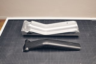 Die Oberfläche des Teils bleibt so, wie sie aus der Form entnommen wird. Die Oberfläche des Teils bleibt so, wie sie aus der Form entnommen wird.