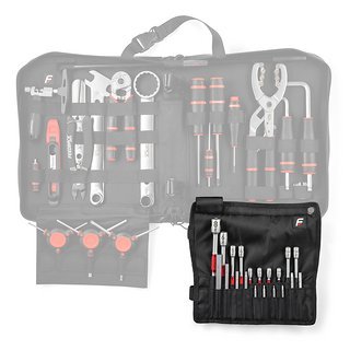 Die praktische Werkzeugtasche ist auf das restliche Sortiment von Feedback Sports abgestimmt. Die praktische Werkzeugtasche ist auf das restliche Sortiment von Feedback Sports abgestimmt.