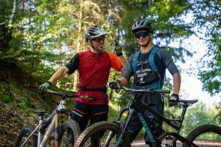 Du weißt nicht, wie dein Teampartner reagiert, ob er dir zufällig in den Rücken fällt und unanständige Gesten macht?