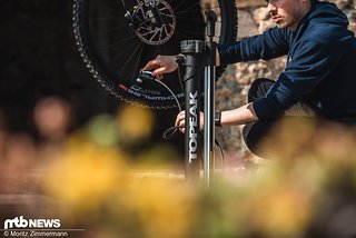Topeak hat uns freundlicherweise mit Werkzeug und Pumpen unterstützt Topeak hat uns freundlicherweise mit Werkzeug und Pumpen unterstützt