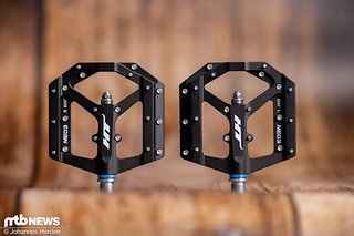 Mit 10 Pins pro Pedalseite möchte man für optimalen Halt sorgen. Mit 10 Pins pro Pedalseite möchte man für optimalen Halt sorgen.