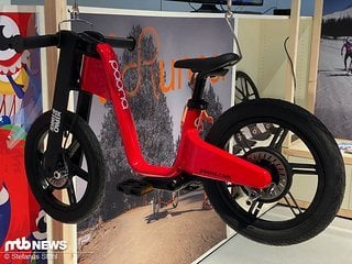 Das Paobike 90 lässt sich mit seinen 14"-Rädern einfach zum Fahrrad konvertieren