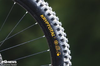 Vorne wie hinten sind Conti Kryptotal montiert. Vorne wie hinten sind Conti Kryptotal montiert.