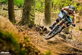 Beim Downhill kann es quasi nie genug Grip auf dem Pedal haben
