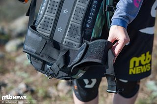 Der breite Neopren-Bauchgurt macht den Evoc Rucksack aus Der breite Neopren-Bauchgurt macht den Evoc Rucksack aus