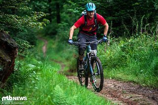 Bergauf überzeugt das Trailbike mit dem bisher antriebsneutralsten Lower-Link VPP-Hinterbau