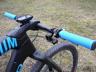 Stimmige Ausstattung inklusive Garmin-Computer, um alle wichtigen Daten im Blick zu haben