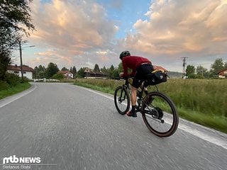 Der Aero-Mountainbiker rollt derweil ziemlich gut!