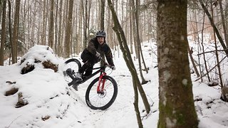 Josh „Loosedog“ Lewis shreddet zukünftig auf den Bikes von Scor durch die Welt Josh „Loosedog“ Lewis shreddet zukünftig auf den Bikes von Scor durch die Welt