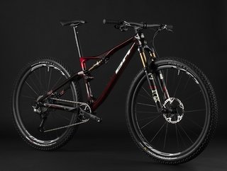 Vor einem Jahr präsentierte BH noch ein Update des Race-Fullys Lynx Race, sodass eine gänzliche Neuentwicklung eines klassischen Race-Fullys eher unwahrscheinlich erscheint.