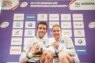 Die neuen Weltmeister: Alban Lakata und Gunn-Rita Dahle-Flesjaa.