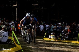 Pauline Ferrand-Prévot fackelte nicht lange und zeigt der Konkurrenz direkt, wen es im Short Track zu schlagen gilt.