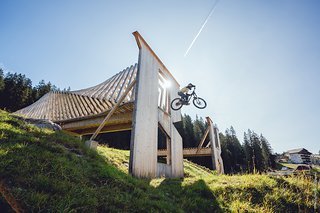 Last but not least gehts in Anytime in die Schweiz mit reichlich Freeride-Action. Weitere Filme sollen bis zum Start noch bekannt gegeben werden. Last but not least gehts in Anytime in die Schweiz mit reichlich Freeride-Action. Weitere Filme sollen bis zum Start noch bekannt gegeben werden.