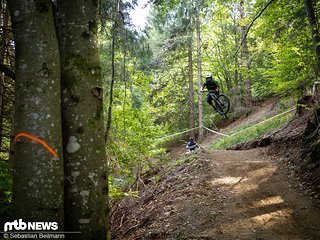 Auch die Trailbauer haben mächtig Spaß auf der Strecke