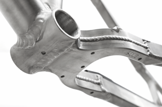 Noch heute werden die Hollow-Weld Yokes an vielen Hardtails von Nicolai verbaut Noch heute werden die Hollow-Weld Yokes an vielen Hardtails von Nicolai verbaut