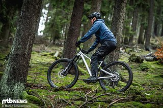 Bergauf kommt man in der Leatt DBX 4.0-Jacke schnell ins Schwitzen Bergauf kommt man in der Leatt DBX 4.0-Jacke schnell ins Schwitzen