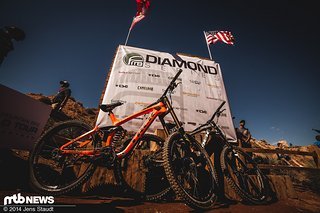 die beiden Trek-Bikes von Rheeder und Semenuk