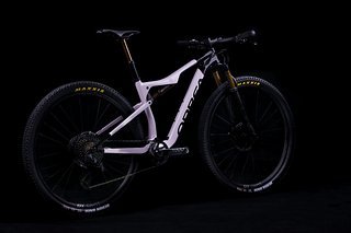 Ist das neue Orbea Oiz OMX das leichteste XC-Fully der Welt?