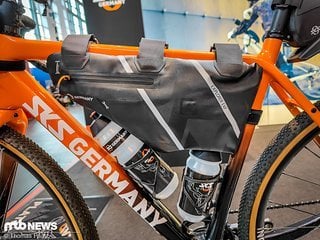 Die neue SKS Explorer EXP.-Serie umfasst drei Bikepacking-Taschen für Sattel, Lenker und Rahmen.