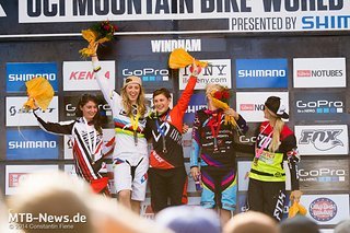 Das Podium der Damen: Emmeline Ragot gewinnt vor Rachel Atherton, Tracey Hannah, Manon Carpenter und Tahnee Seagrave.