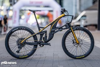 Wir beschließen den Reigen bunter Eurobikebikes mit diesem auffälligen Gefährt: Dem Structure Cycleworks SCW1. Wir beschließen den Reigen bunter Eurobikebikes mit diesem auffälligen Gefährt: Dem Structure Cycleworks SCW1.