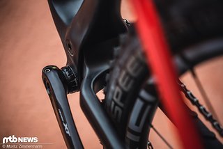 Ein wesentlicher Fokus bei der Reduzierung des verwendeten Carbon-Materials am Rahmen des Evolve FS legten die beiden Entwickler auf den Tretlagerbereich. Ein wesentlicher Fokus bei der Reduzierung des verwendeten Carbon-Materials am Rahmen des Evolve FS legten die beiden Entwickler auf den Tretlagerbereich.