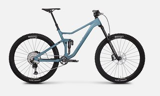 Das Rose Root Miller gibt es für 2.699 € – und mit dabei sind nicht nur eine RockShox Lyrik, sondern auch Shimano SLX-Bremsen und DT Swiss M1900 Laufräder.