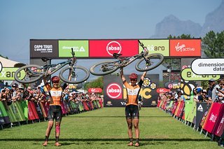 Miss Cape Epic! Annika Langvad konnte in der Vergangenheit bereits fünf Mal das Cape Epic mit unterschiedlichen Teampartnerinnen für sich entscheiden. Miss Cape Epic! Annika Langvad konnte in der Vergangenheit bereits fünf Mal das Cape Epic mit unterschiedlichen Teampartnerinnen für sich entscheiden.