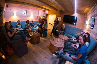 Den Abend gemeinsam gemütlich ausklingen lassen Den Abend gemeinsam gemütlich ausklingen lassen