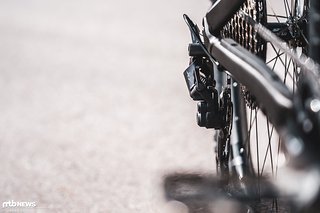 Das Shimano XT-Schaltwerk ist so gestaltet, dass es sich möglichst hinter dem Rahmen versteckt Das Shimano XT-Schaltwerk ist so gestaltet, dass es sich möglichst hinter dem Rahmen versteckt