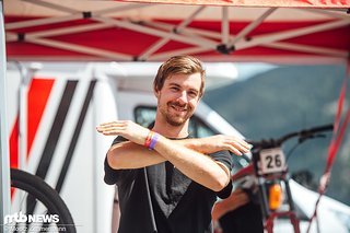 Bei vielen Rennen hatte David nicht mal ein eigenes Pit und stand mit Rad und Mechaniker einfach vor seinem Van oder beim österreichischen XC-Team