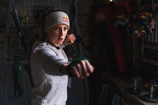 Rachel Atherton blickt auf eine bewegte und erfolgreiche Sportlerinnenkarriere zurück. Bei den MTB-News User Awards 2024 wird die Britin Dritte in der Kategorie Mountainbikerin des Jahres.