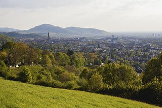 Das malerische Freiburg im Breisgau bietet mehr Optionen zum Radfahren als es auf den ersten Blick erscheinen lässt. Das malerische Freiburg im Breisgau bietet mehr Optionen zum Radfahren als es auf den ersten Blick erscheinen lässt.