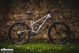 Ein gewaltiger Alu-Bolide fürs Grobe