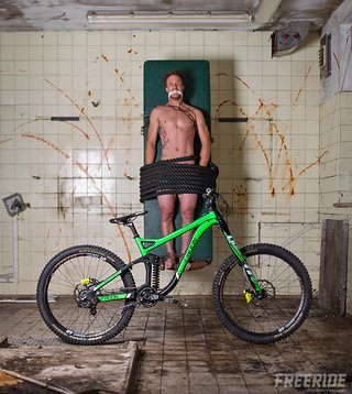 Shooting mit Johannes „Fischi“ Fischbach für einen Bikecheck in der Freeride Shooting mit Johannes „Fischi“ Fischbach für einen Bikecheck in der Freeride