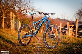 Unser Test-Bike für beide Lenker ist ein Carver ICB1 in aktuellem Aufbau