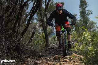 Die Gore One Gore-Tex Pro ist ein edler und funktionaler Begleiter, der ideal für den Herbst und Winter geeignet ist Die Gore One Gore-Tex Pro ist ein edler und funktionaler Begleiter, der ideal für den Herbst und Winter geeignet ist