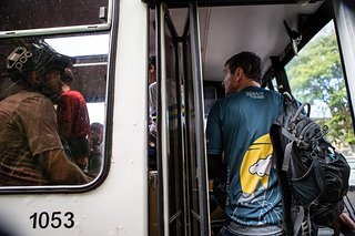 Alle einsteigen! Nächster Stop: Die besten Trails der Welt.