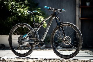 Puristische Cross-Country-Racer werden weiterhin mit zwei hochwertigen Modellen des Cube AMS bedient. Puristische Cross-Country-Racer werden weiterhin mit zwei hochwertigen Modellen des Cube AMS bedient.