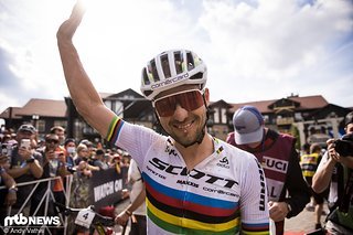 Nino Schurter im Weltmeister-Trikot! Nino Schurter im Weltmeister-Trikot!