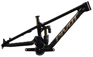 Das Frameset für 4.799 € ist in beiden Farbvarianten erhältlich. Das Frameset für 4.799 € ist in beiden Farbvarianten erhältlich.