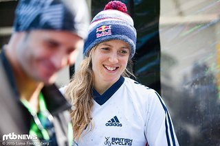 Rachel Atherton schaute bei den XC-Kolleginnen kurz vorbei.