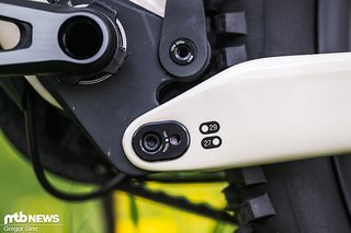 Per Flipchip in der Kettenstrebe kann zwischen 29"- und 27,5"-Hinterrädern geswitcht werden Per Flipchip in der Kettenstrebe kann zwischen 29"- und 27,5"-Hinterrädern geswitcht werden