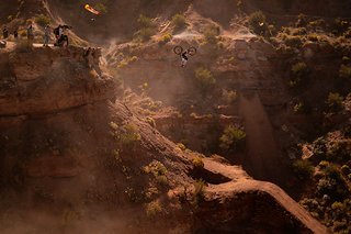Mit diesem riesigen Backflip gewann Cam Zink die Red Bull Rampage