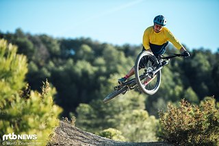 An Wellen bettelt das Transition Smuggler geradezu, in die Luft befördert zu werden
