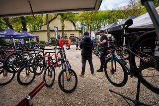 Unter den Testbikes sind Modelle von Santa Cruz, Raaw, Forbidden, Pivot u.v.m. zu finden. Unter den Testbikes sind Modelle von Santa Cruz, Raaw, Forbidden, Pivot u.v.m. zu finden.