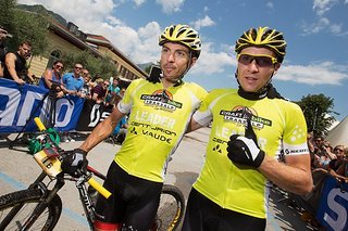 Die Nachwuchsfahrer des neuen YoungGuns Teams sollen von den Erfahrungen der mehrfachen Transalp-Sieger Jochen Käß und Markus Kaufmann profitieren. Die Nachwuchsfahrer des neuen YoungGuns Teams sollen von den Erfahrungen der mehrfachen Transalp-Sieger Jochen Käß und Markus Kaufmann profitieren.