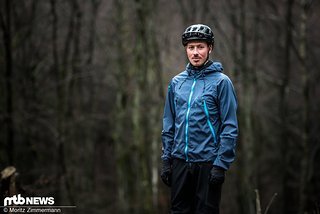 Die Leatt DBX 4.0 All-Mountain Jacke kann vor allem mit einem hohen Tragekomfort und praktischen Detaillösungen auftrumpfen Die Leatt DBX 4.0 All-Mountain Jacke kann vor allem mit einem hohen Tragekomfort und praktischen Detaillösungen auftrumpfen