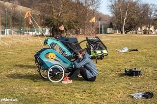 Probesitzen mit dem Nachwuchs: bei uns wird zur Abrundung des Testeindrucks von Kleinkindern für Kleinkinder getestet